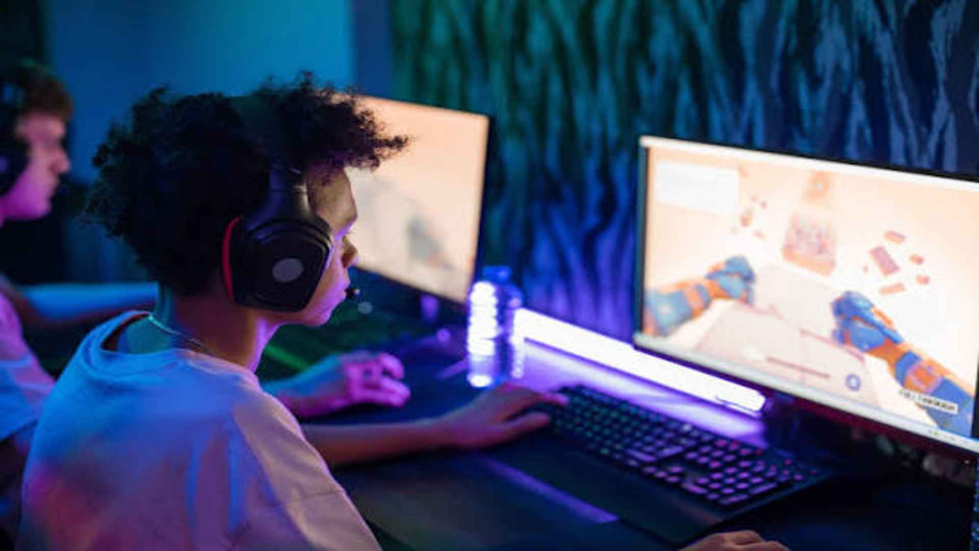 Multiplayer Games with Skill Based Team Innovation